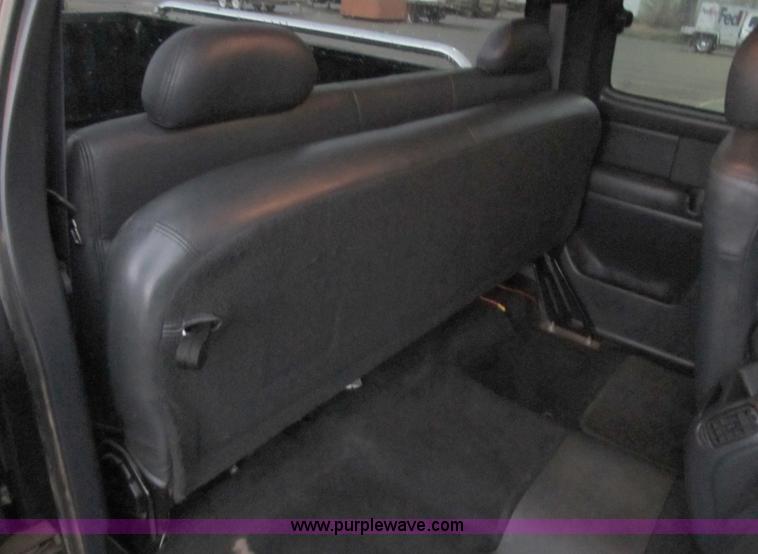 image for item D8175 1999 GMC Sierra 1500 SLE Extended Cab pickup truck