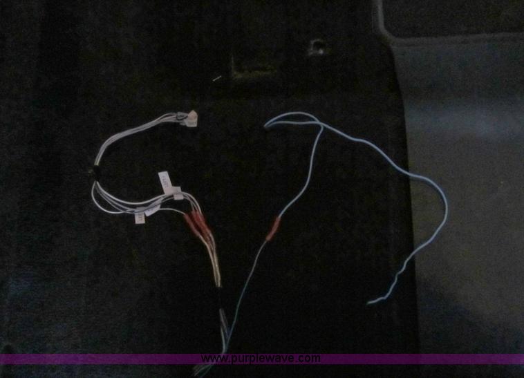 image for item D8175 1999 GMC Sierra 1500 SLE Extended Cab pickup truck