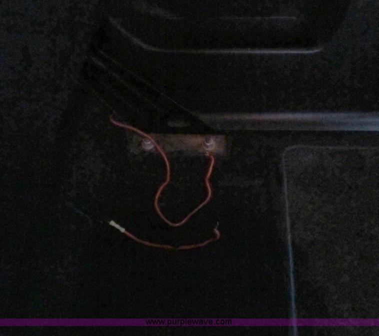 image for item D8175 1999 GMC Sierra 1500 SLE Extended Cab pickup truck