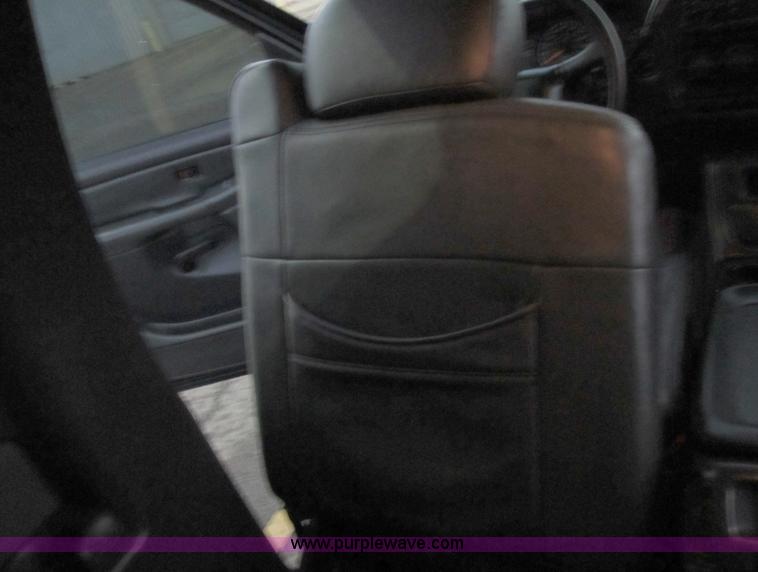 image for item D8175 1999 GMC Sierra 1500 SLE Extended Cab pickup truck