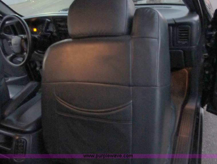 image for item D8175 1999 GMC Sierra 1500 SLE Extended Cab pickup truck