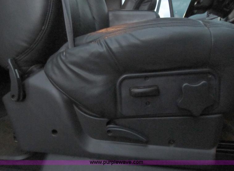 image for item D8175 1999 GMC Sierra 1500 SLE Extended Cab pickup truck