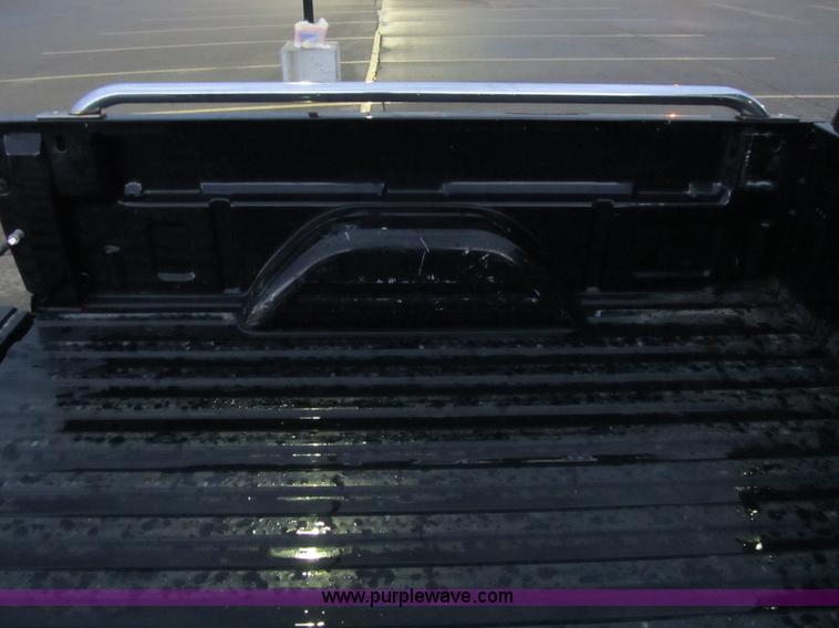 image for item D8175 1999 GMC Sierra 1500 SLE Extended Cab pickup truck