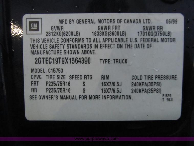 image for item D8175 1999 GMC Sierra 1500 SLE Extended Cab pickup truck