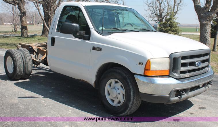 image for item E3345 2000 Ford F250 Super Duty XL cab and chassis