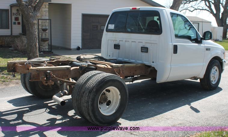 image for item E3345 2000 Ford F250 Super Duty XL cab and chassis