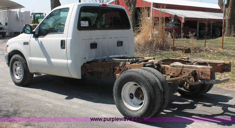 image for item E3345 2000 Ford F250 Super Duty XL cab and chassis