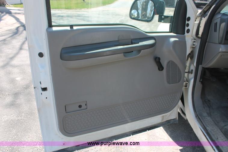 image for item E3345 2000 Ford F250 Super Duty XL cab and chassis