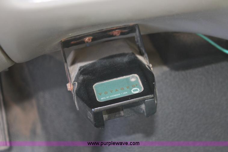 image for item E3345 2000 Ford F250 Super Duty XL cab and chassis