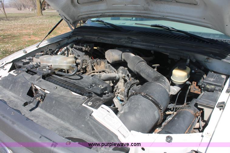 image for item E3345 2000 Ford F250 Super Duty XL cab and chassis