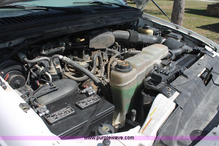 image for item E3345 2000 Ford F250 Super Duty XL cab and chassis