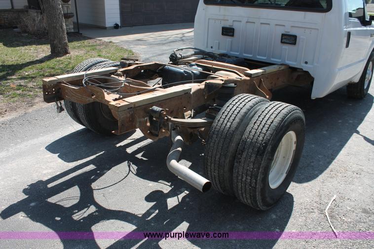 image for item E3345 2000 Ford F250 Super Duty XL cab and chassis