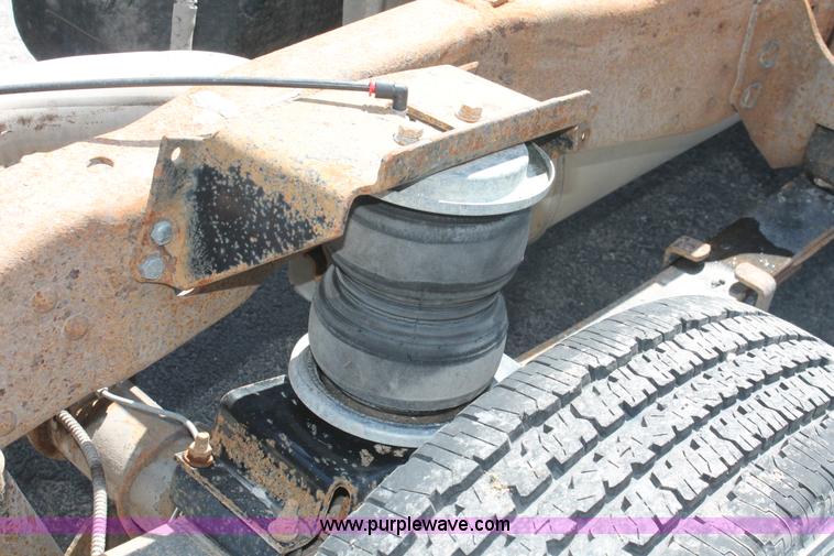 image for item E3345 2000 Ford F250 Super Duty XL cab and chassis