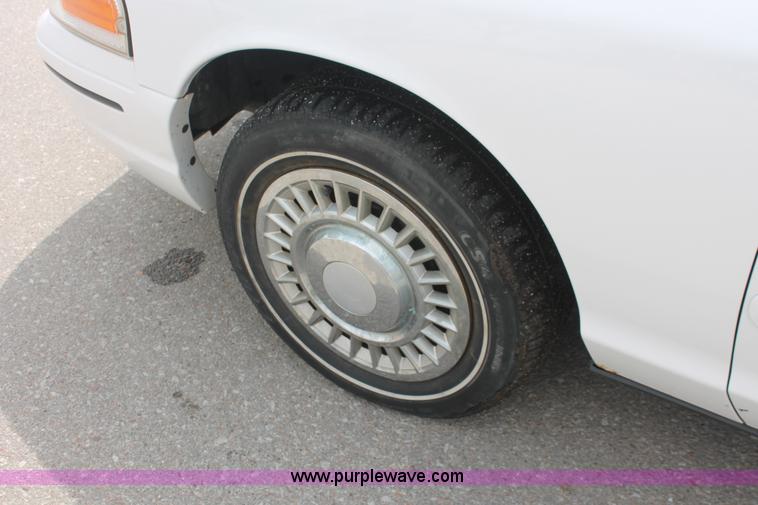 image for item E3348 1999 Ford Crown Victoria Police Interceptor