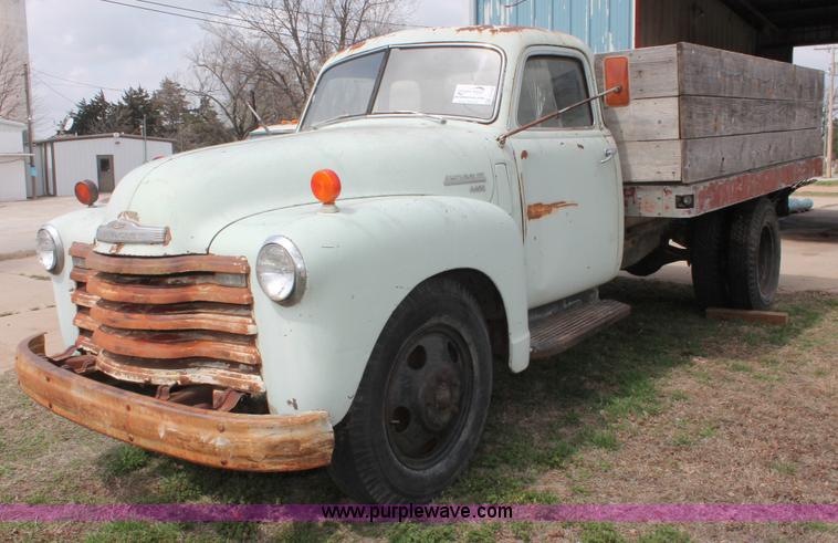 image for item E3349 1950 Chevrolet 6400 dump truck