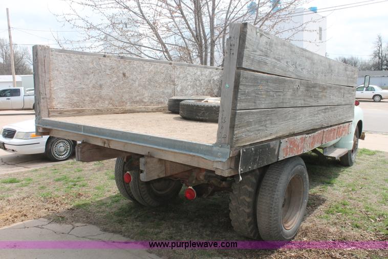 image for item E3349 1950 Chevrolet 6400 dump truck