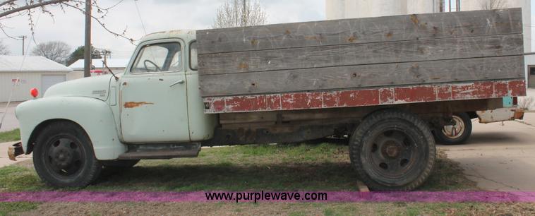 image for item E3349 1950 Chevrolet 6400 dump truck