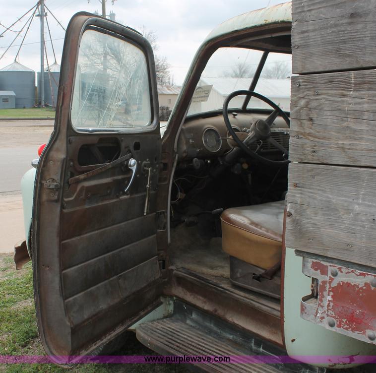 image for item E3349 1950 Chevrolet 6400 dump truck