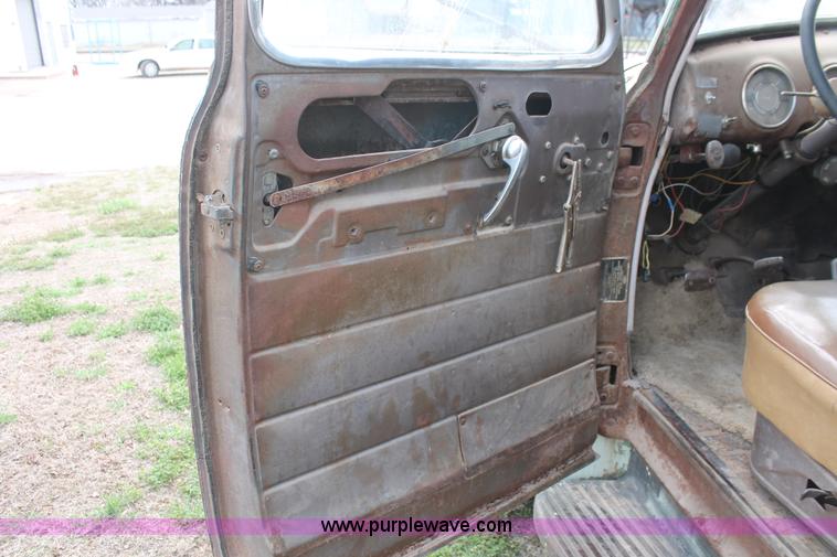 image for item E3349 1950 Chevrolet 6400 dump truck