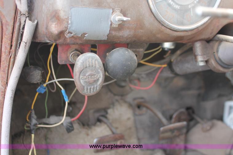 image for item E3349 1950 Chevrolet 6400 dump truck