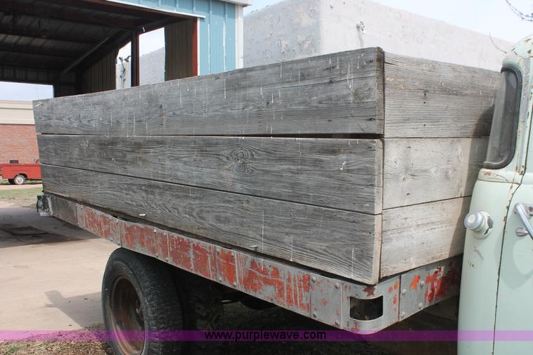 image for item E3349 1950 Chevrolet 6400 dump truck