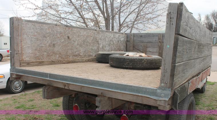 image for item E3349 1950 Chevrolet 6400 dump truck