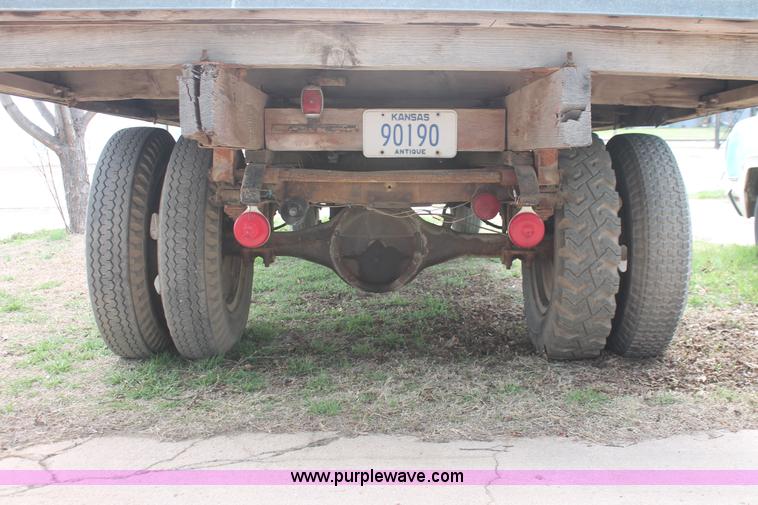 image for item E3349 1950 Chevrolet 6400 dump truck