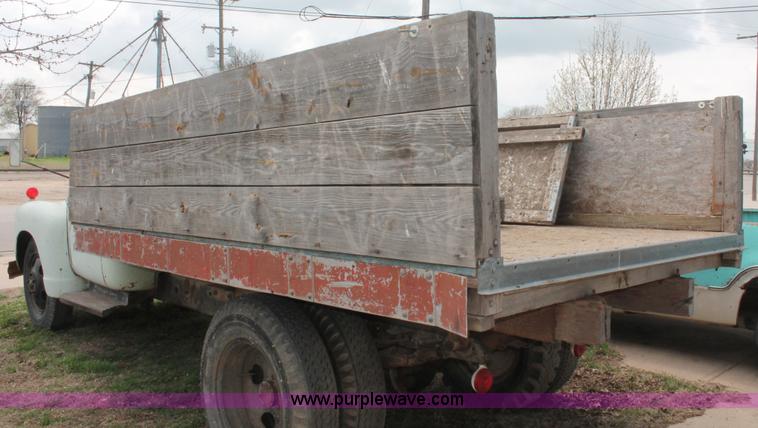 image for item E3349 1950 Chevrolet 6400 dump truck