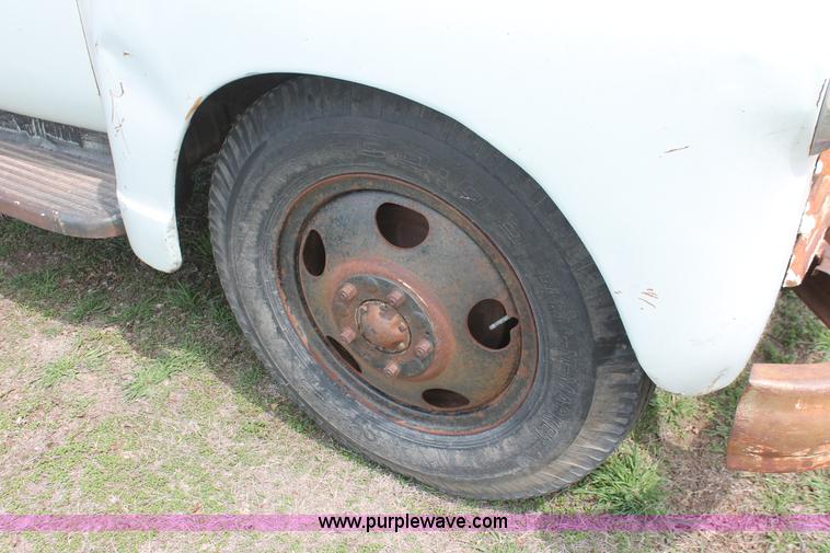 image for item E3349 1950 Chevrolet 6400 dump truck