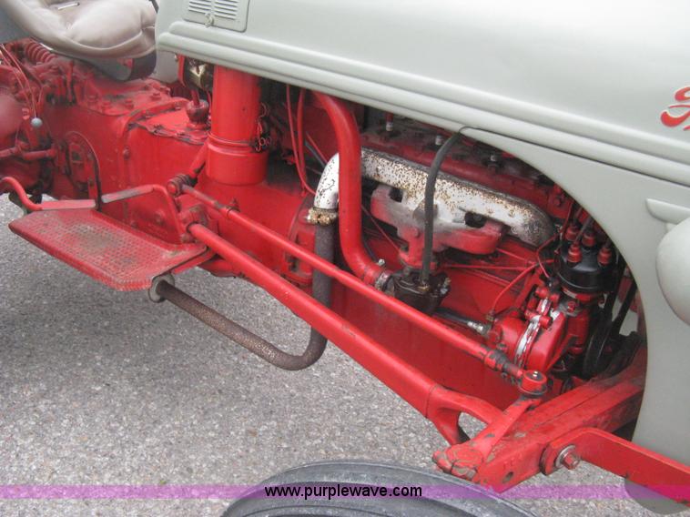 image for item E3386 1952 Ford 8N tractor