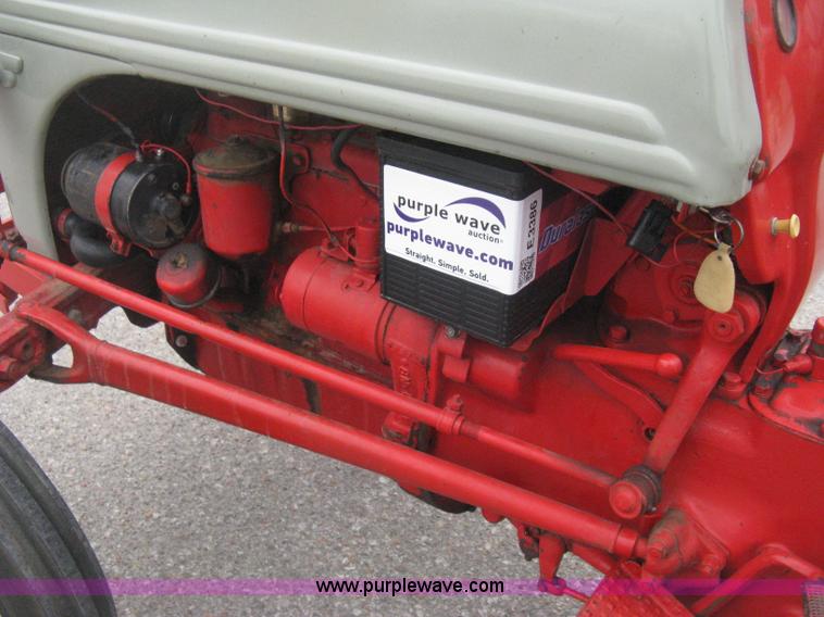image for item E3386 1952 Ford 8N tractor