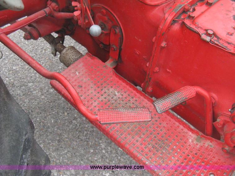 image for item E3386 1952 Ford 8N tractor