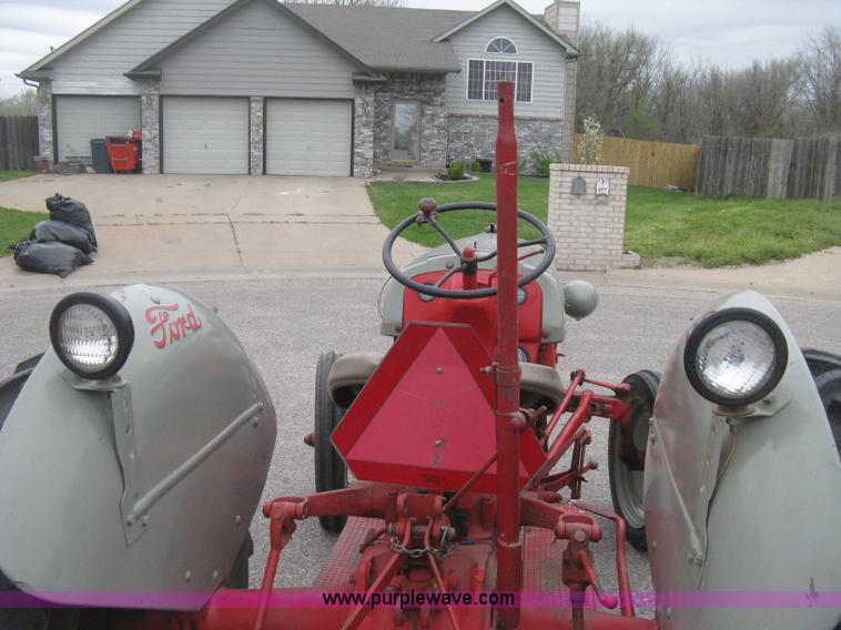 image for item E3386 1952 Ford 8N tractor