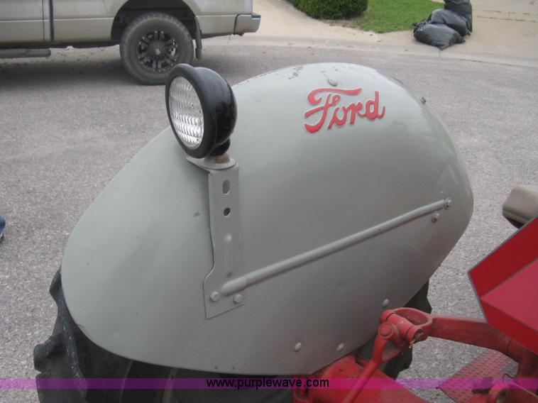 image for item E3386 1952 Ford 8N tractor