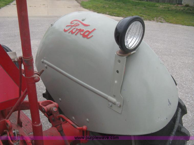 image for item E3386 1952 Ford 8N tractor