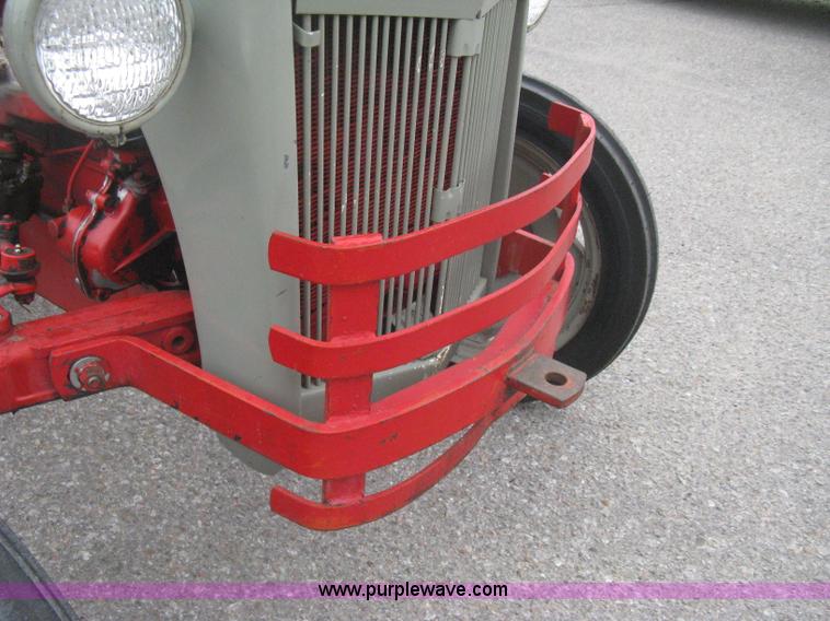 image for item E3386 1952 Ford 8N tractor