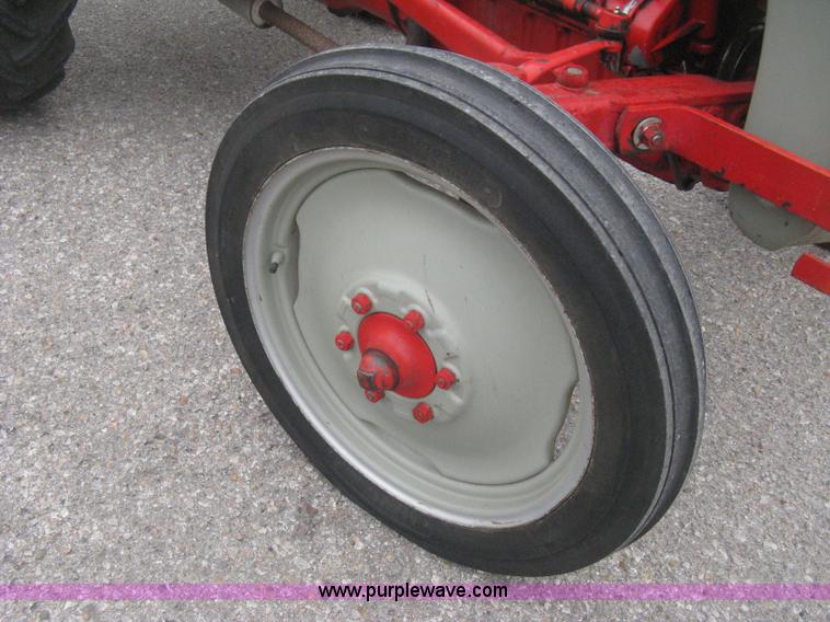 image for item E3386 1952 Ford 8N tractor