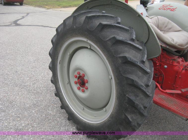 image for item E3386 1952 Ford 8N tractor