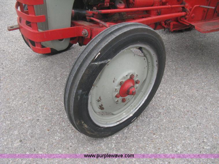 image for item E3386 1952 Ford 8N tractor