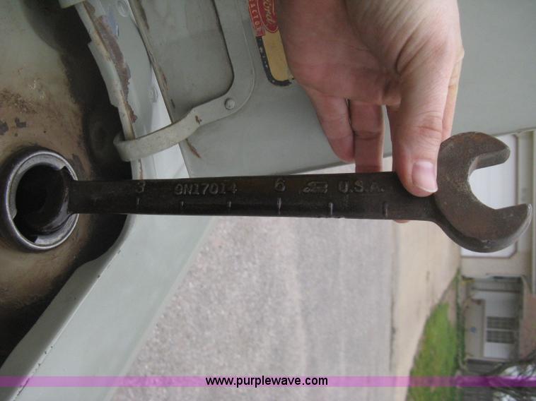 image for item E3386 1952 Ford 8N tractor