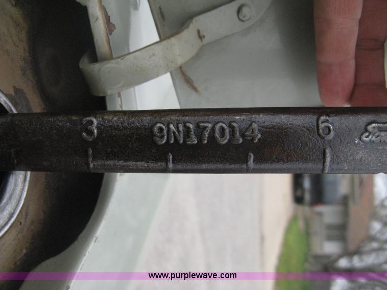 image for item E3386 1952 Ford 8N tractor