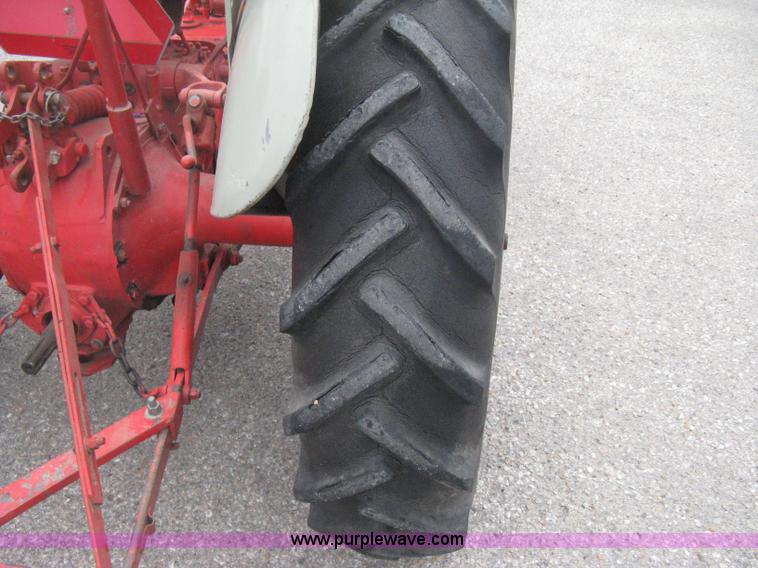 image for item E3386 1952 Ford 8N tractor