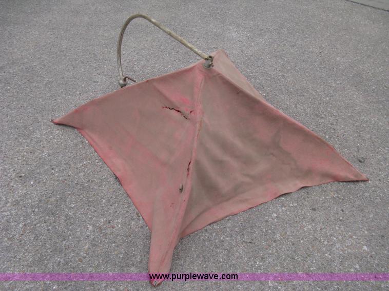 image for item E3386 1952 Ford 8N tractor