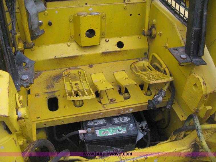 image for item E3389 Owatonna 1700 skid steer