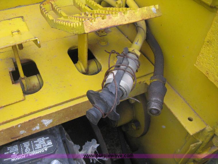 image for item E3389 Owatonna 1700 skid steer