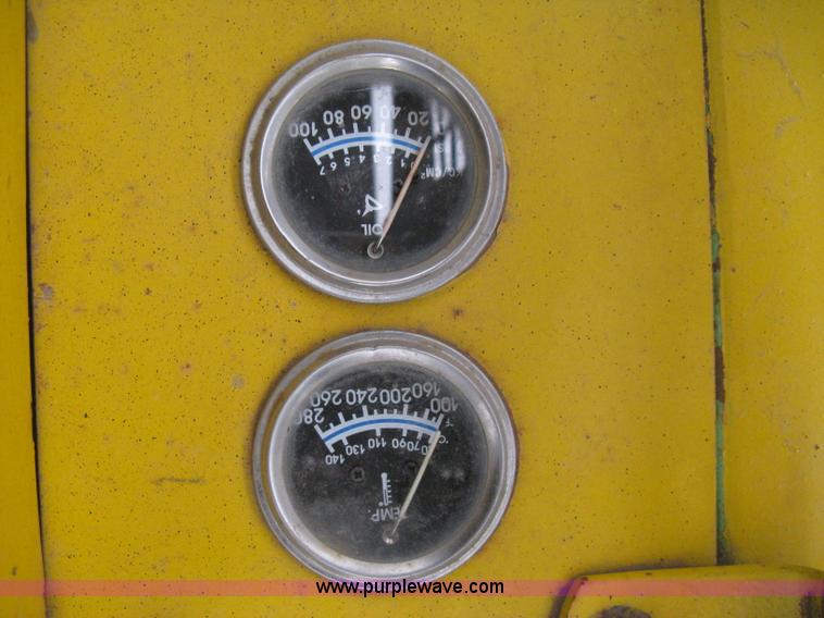 image for item E3389 Owatonna 1700 skid steer