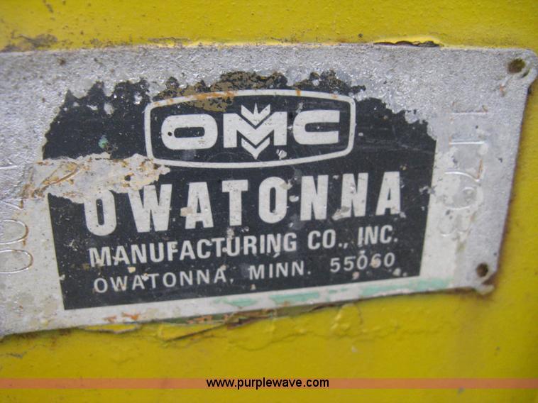 image for item E3389 Owatonna 1700 skid steer