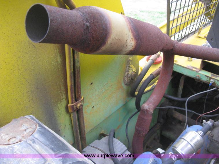 image for item E3389 Owatonna 1700 skid steer