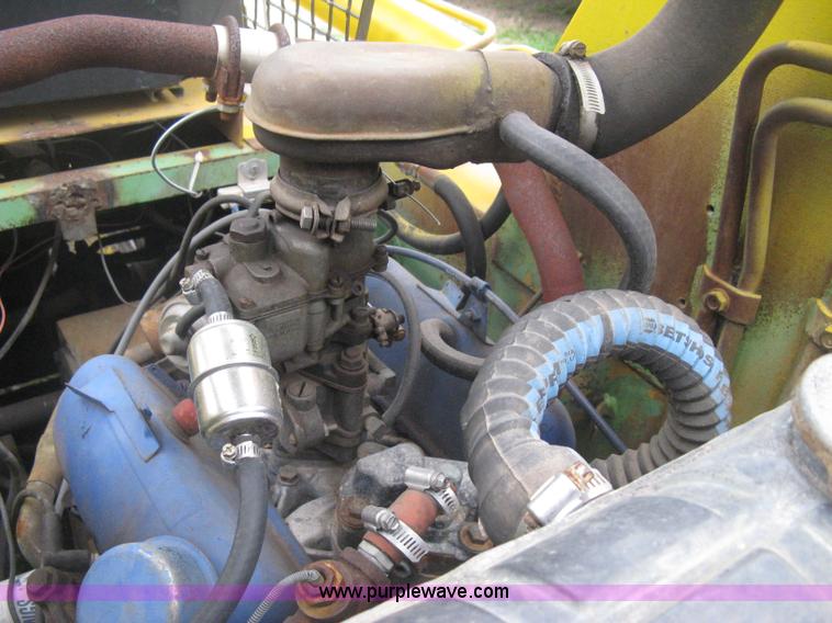 image for item E3389 Owatonna 1700 skid steer