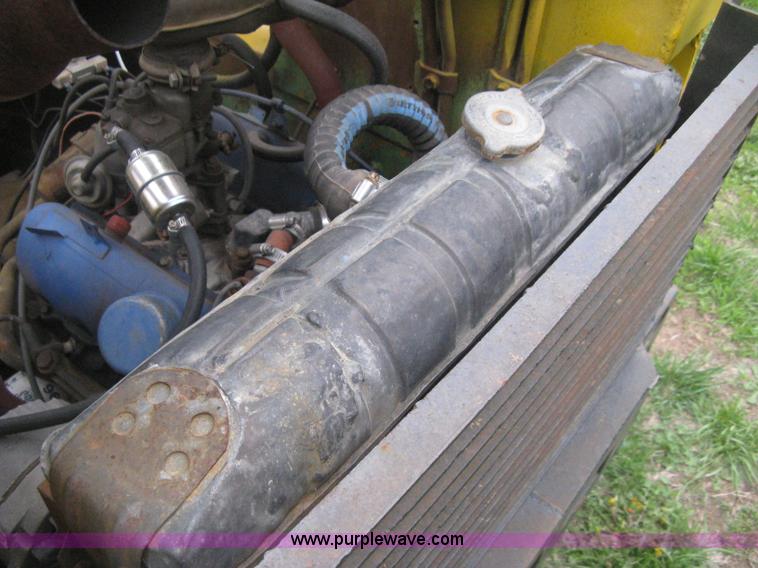 image for item E3389 Owatonna 1700 skid steer